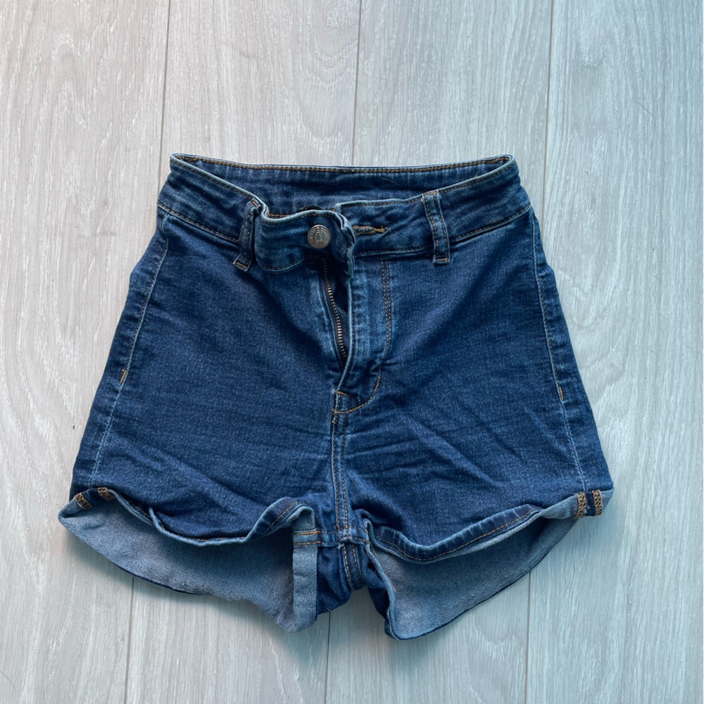 H&M DIVIDED Jean Shorts